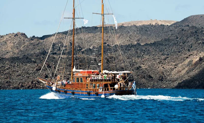 Santorini volcano cruise